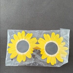 NEW ART THE CLOWN TERRIFIER Yellow Sunflower Sunglasses